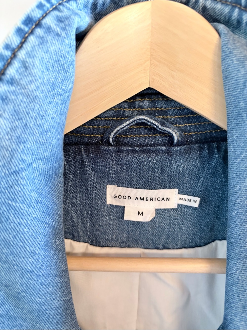 Good American Belted and Cropped Denim Jacket - Picture 6 of 6